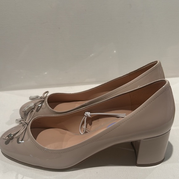 NWOB Kate Spade Beverly Bow Tusk Pattern Pumps with 2” heels. - Picture 8 of 11